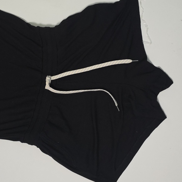 NWT Women’s is a size small Sexy Black “Vuori Torrey Romper” - Picture 7 of 7